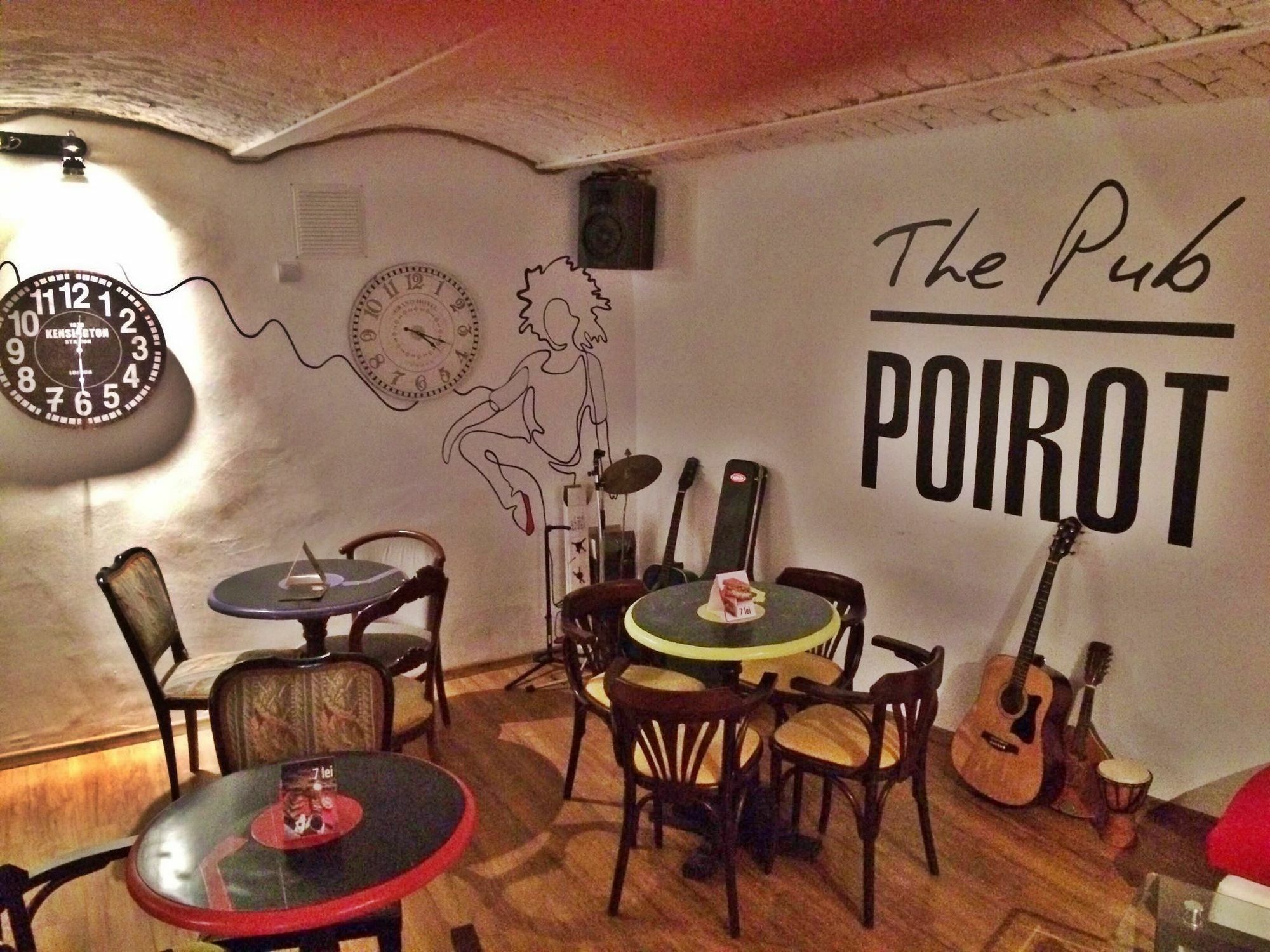 The Evil Clown Hostel ブラショフ エクステリア 写真